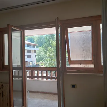 Daire Su Due Livelli, 2 Da Letto E Camino Laceno