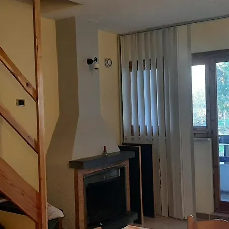 Su Due Livelli, 2 Da Letto E Camino Apartment *
